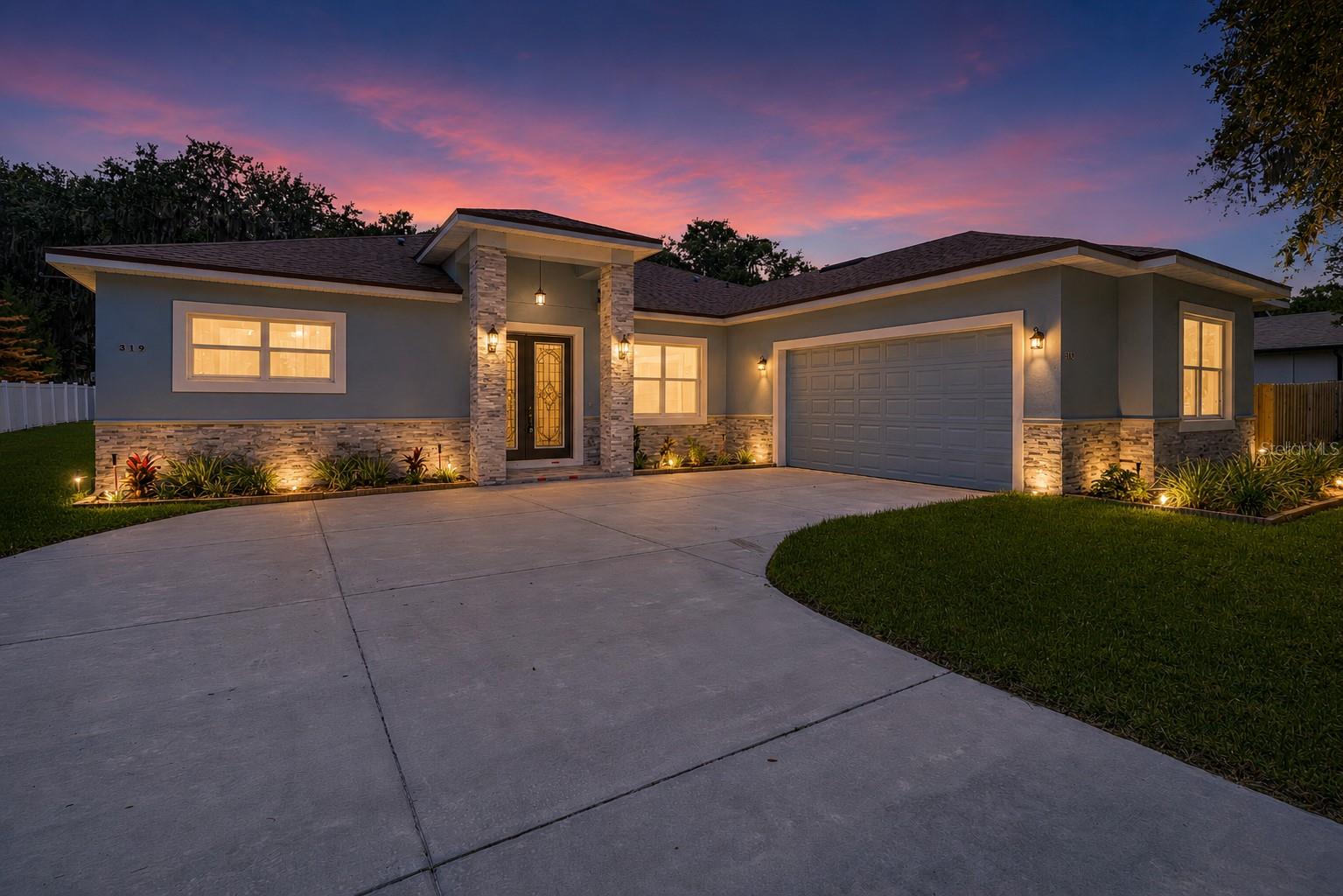 Photo of 319 WATER SHORE DRIVE LEESBURG FL 34748