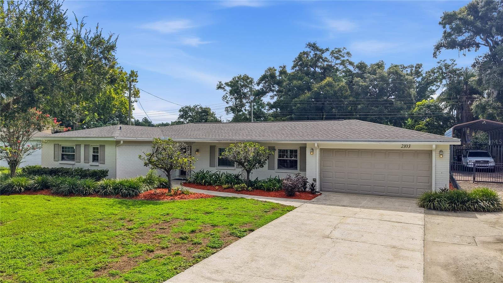 Photo of 2103 RAMBLEWOOD LANE BRANDON FL 33510