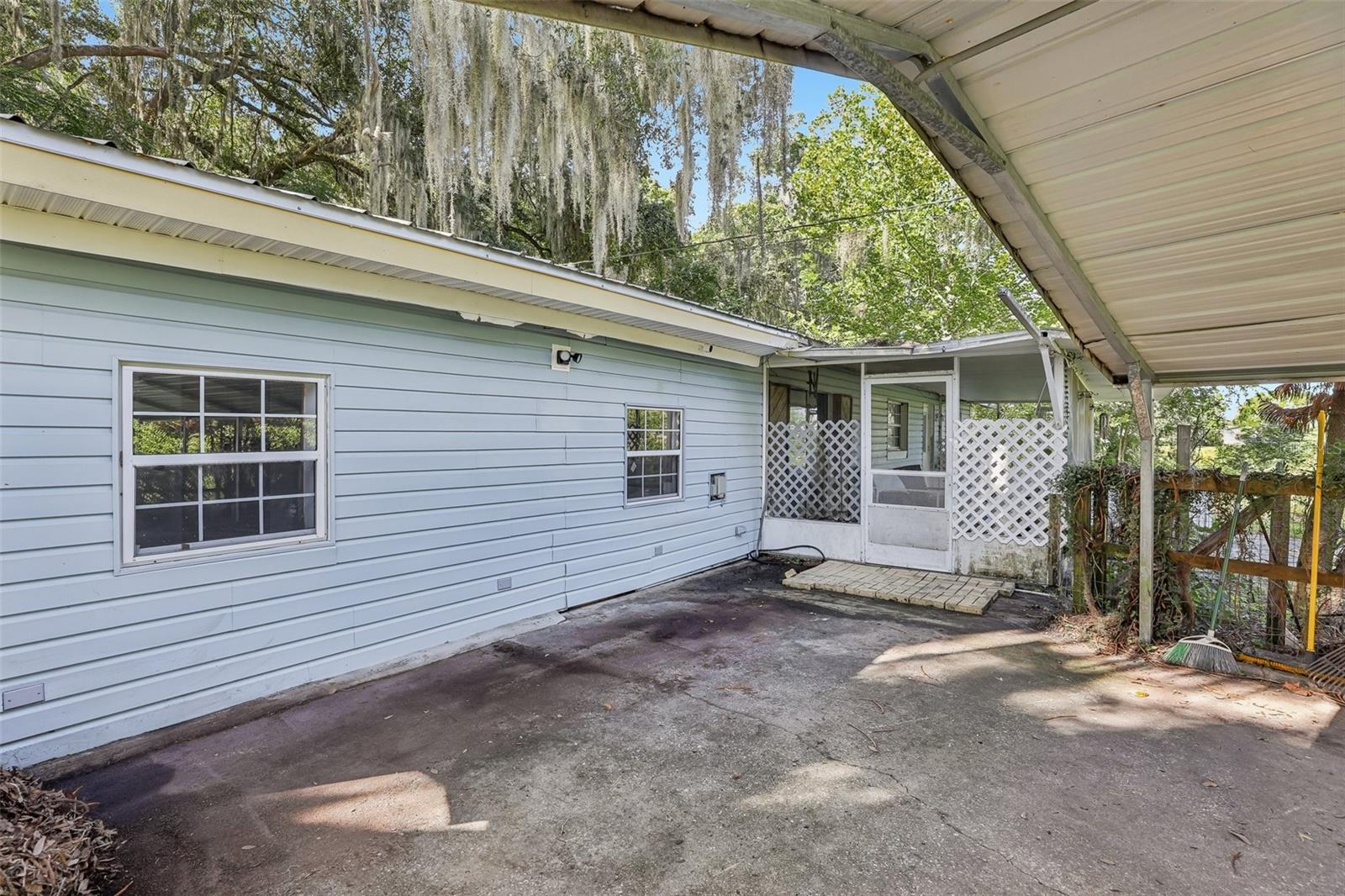 Photo of 2315 EDGEWATER AVENUE LEESBURG FL 34748