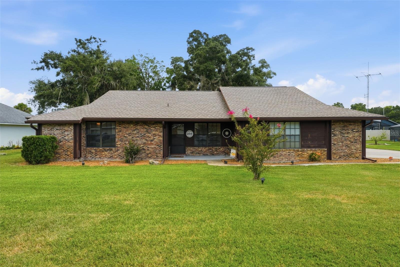 Photo of 1805 VIRGINIA COURT TAVARES FL 32778