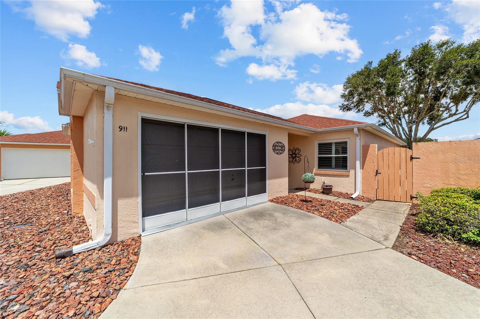 Photo of 911 MEDIRA DRIVE LADY LAKE FL 32159