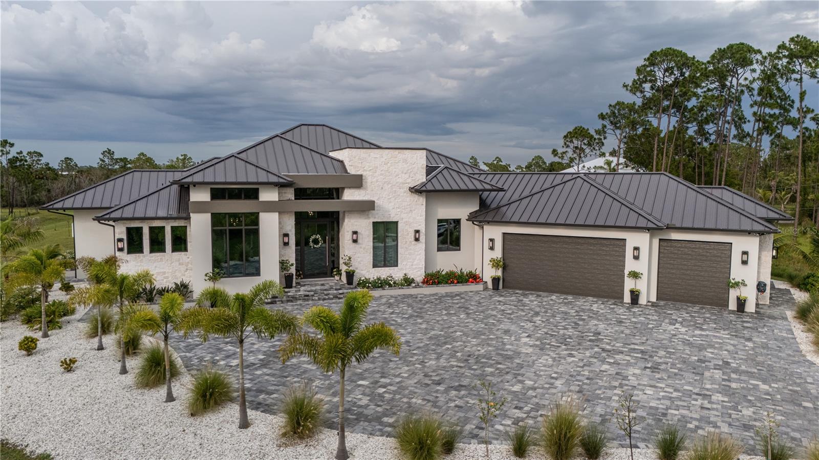 Photo of 9240 FALCON COURT VENICE FL 34293