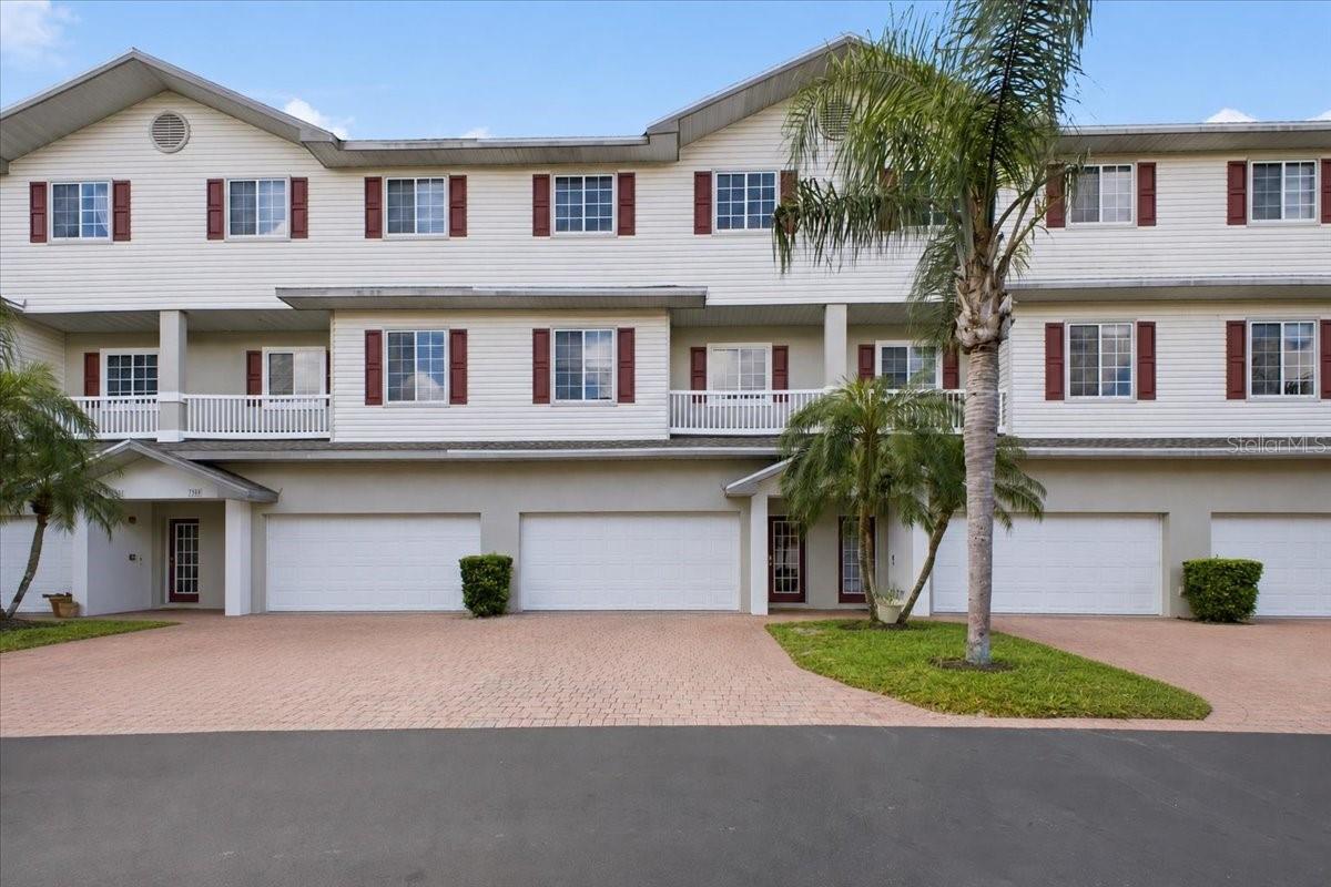 Photo of 3305 10TH LANE PALMETTO FL 34221