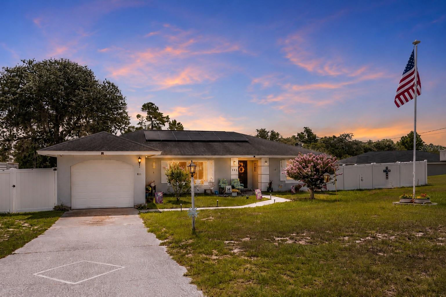 Photo of 124 OAK CIRCLE OCALA FL 34472