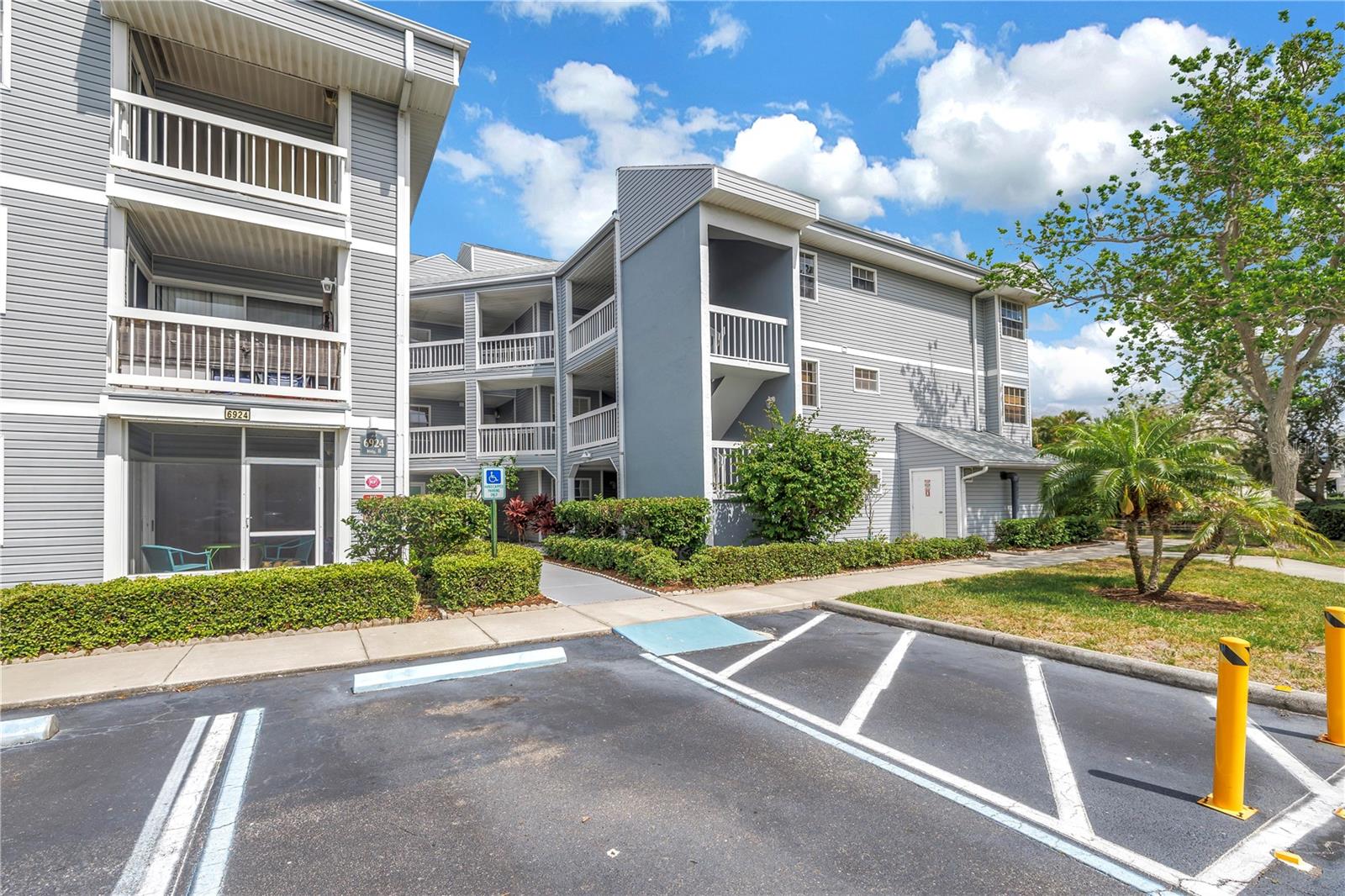 Photo of 6924 STONES THROW CIRCLE #8103 ST PETERSBURG FL 33710