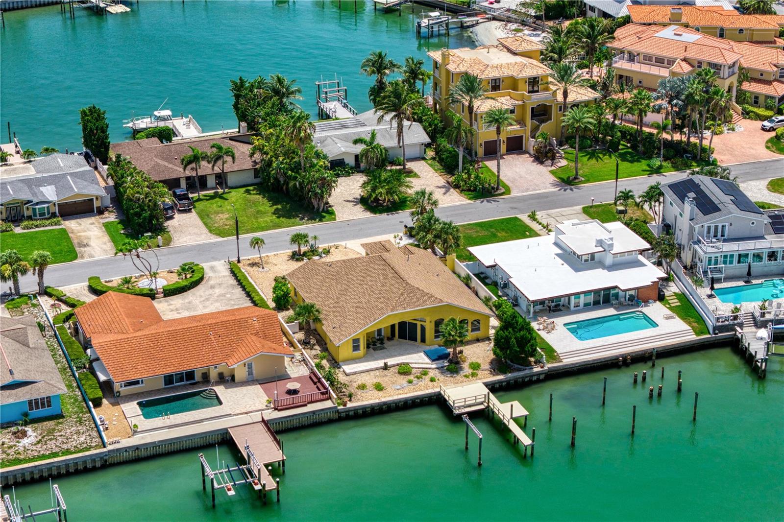 Photo of 115 ALETA DRIVE BELLEAIR BEACH FL 33786