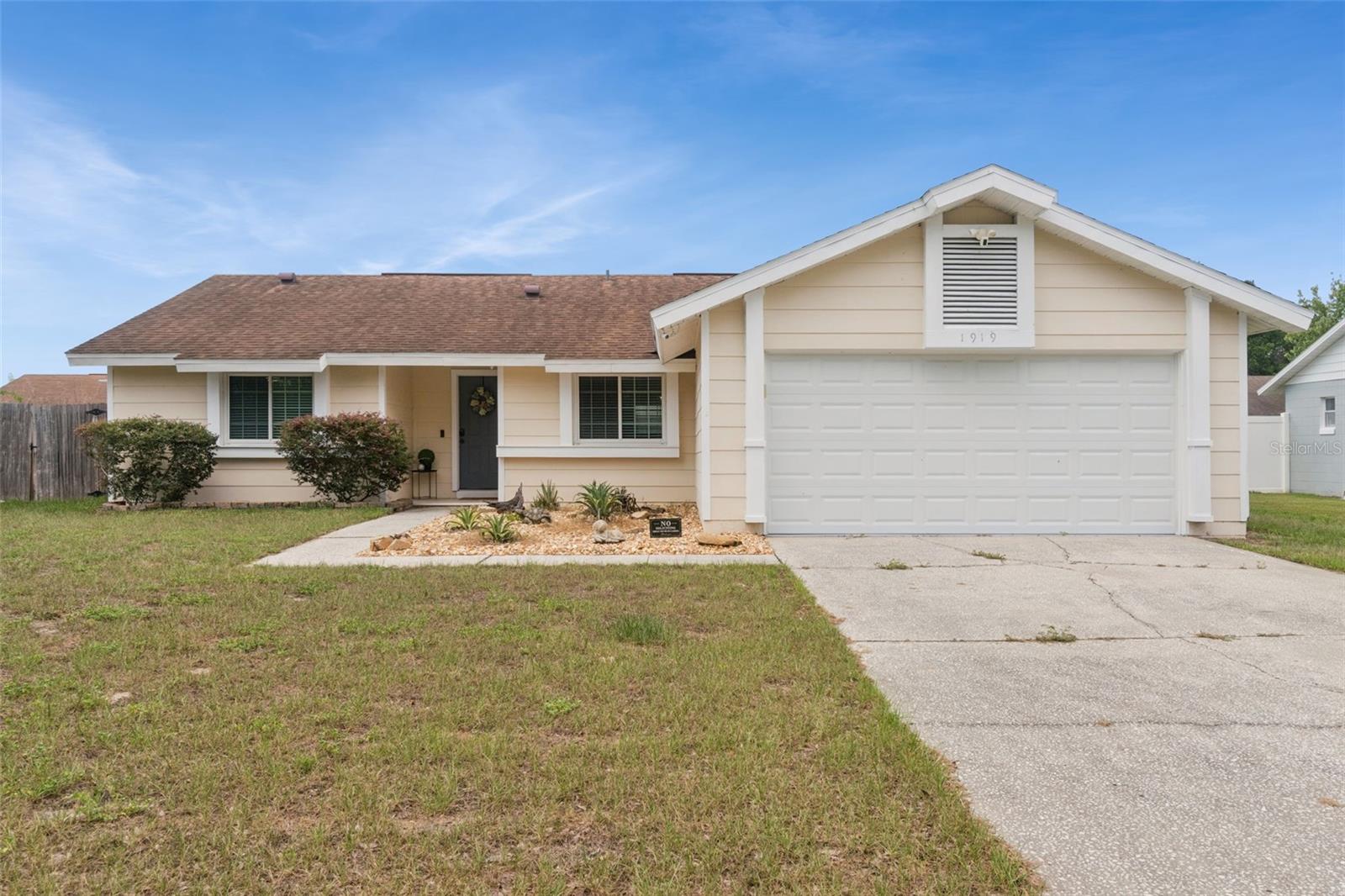 Photo of 1919 DEANNA DRIVE APOPKA FL 32703