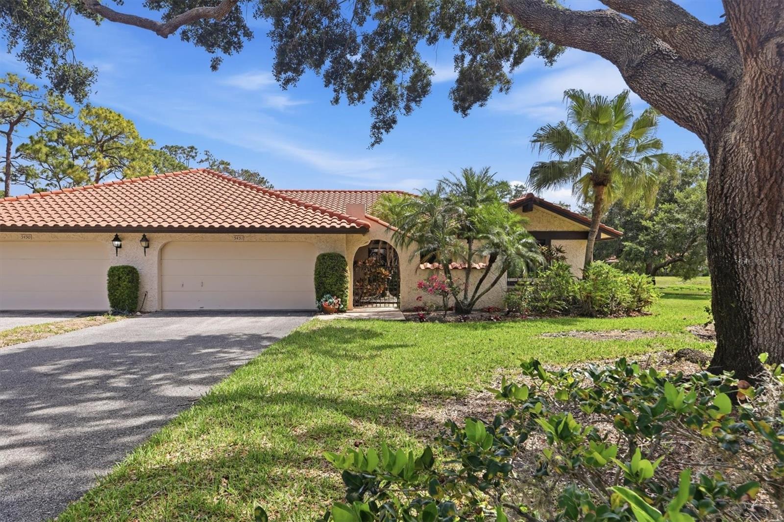 Photo of 5451 GOLF POINTE DRIVE #V-225 SARASOTA FL 34243