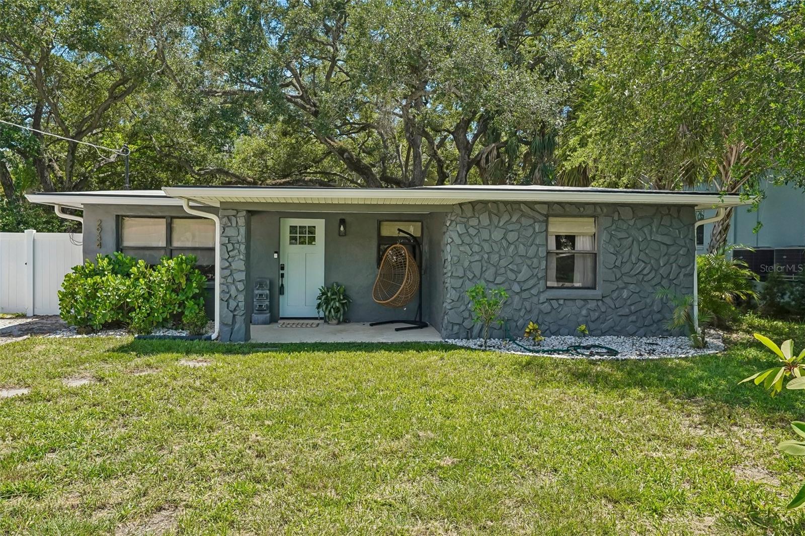 Photo of 2934 W ELLIS DRIVE TAMPA FL 33611