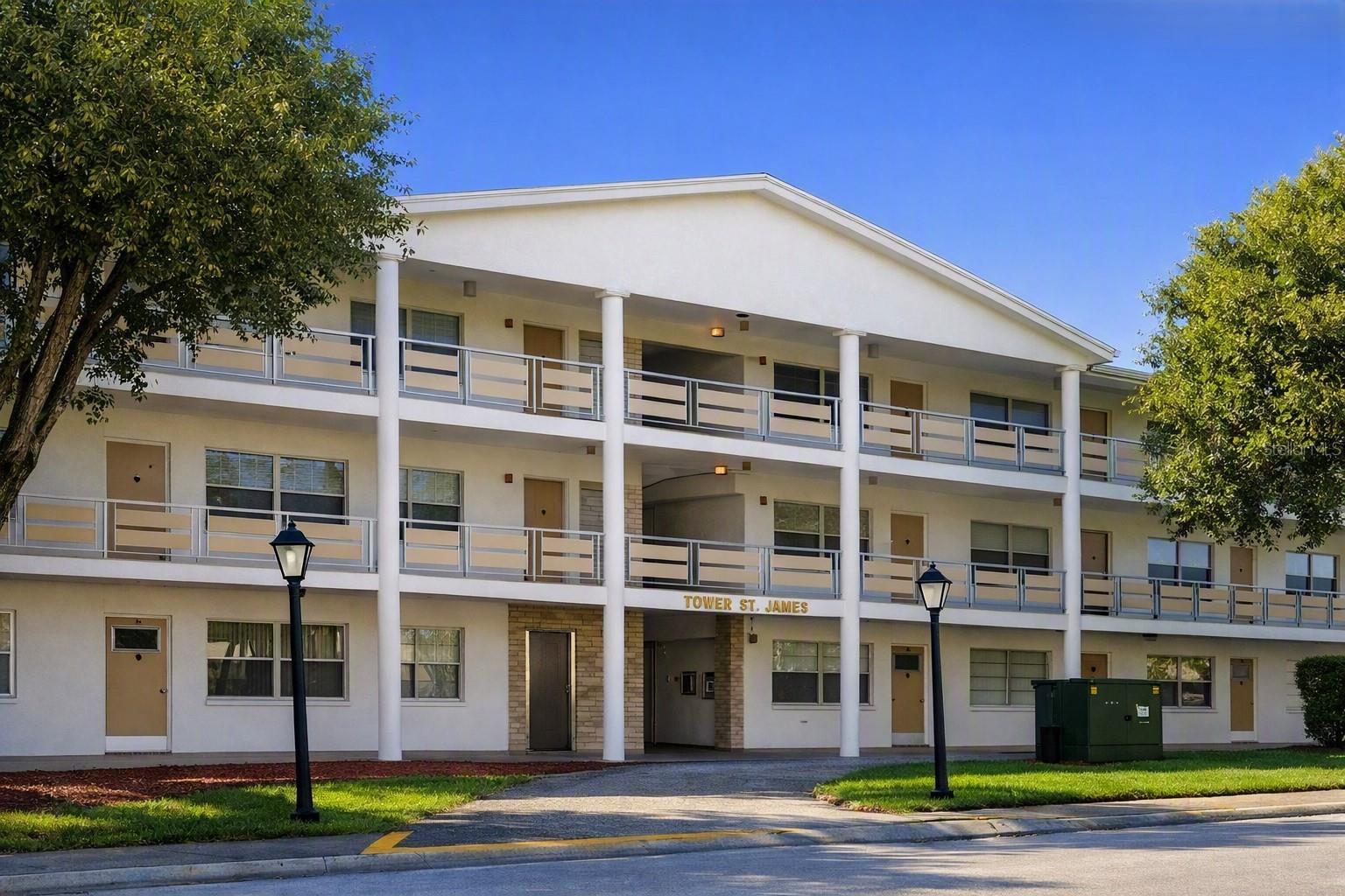 Photo of 911 WASHINGTON AVENUE #305 LARGO FL 33770