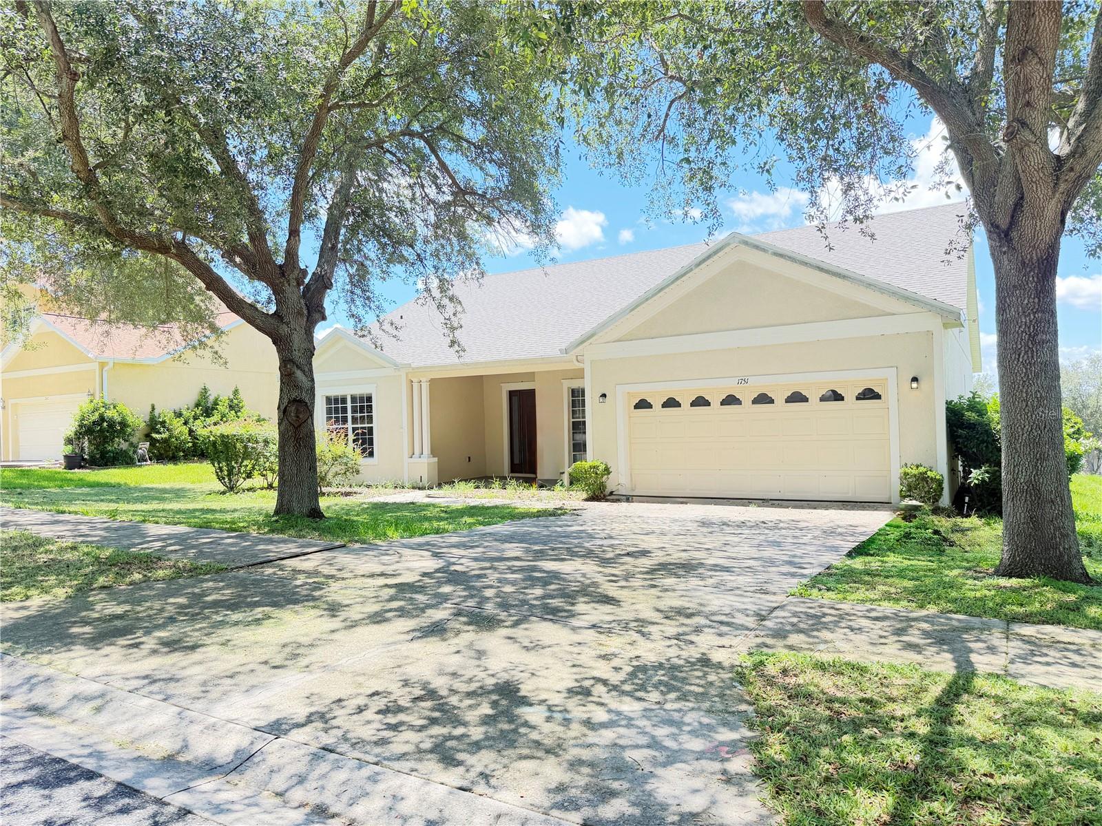 Photo of 1751 SOUTHERN OAK LOOP MINNEOLA FL 34715