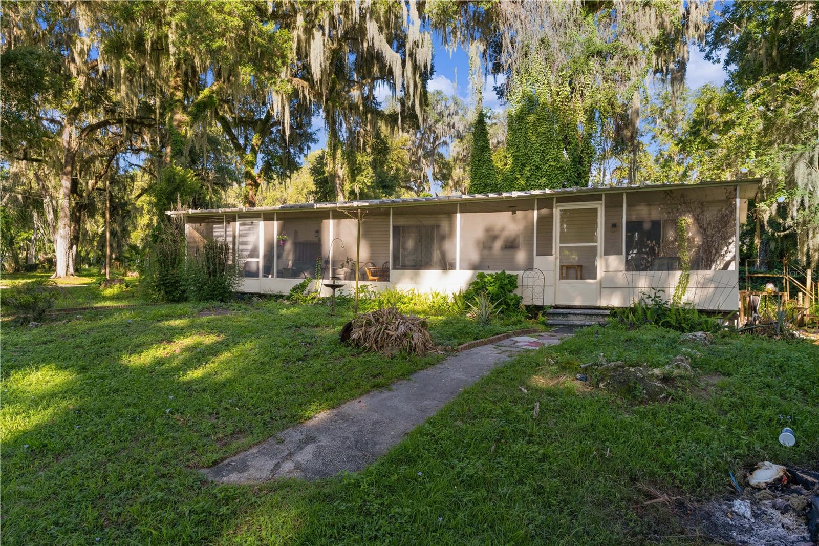 Photo of 1975 E CR412 ROAD LAKE PANASOFFKEE FL 33538