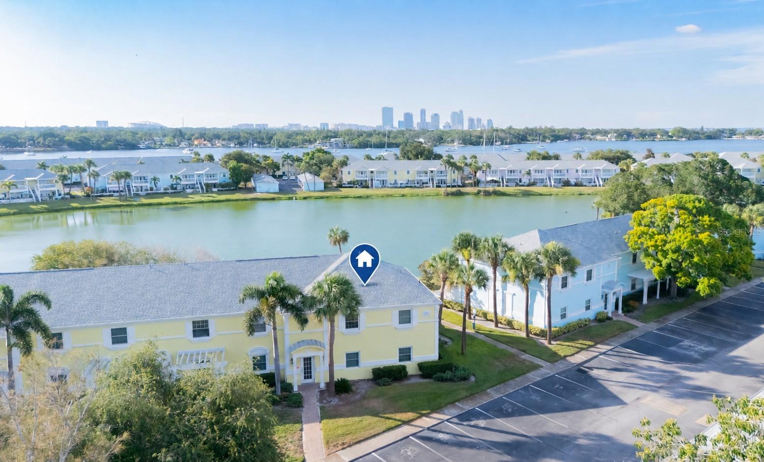 Photo of 123 SEAHORSE DRIVE #D ST PETERSBURG FL 33705