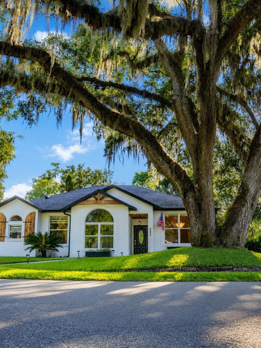 Photo of 297 N LAKE JESSUP AVENUE OVIEDO FL 32765
