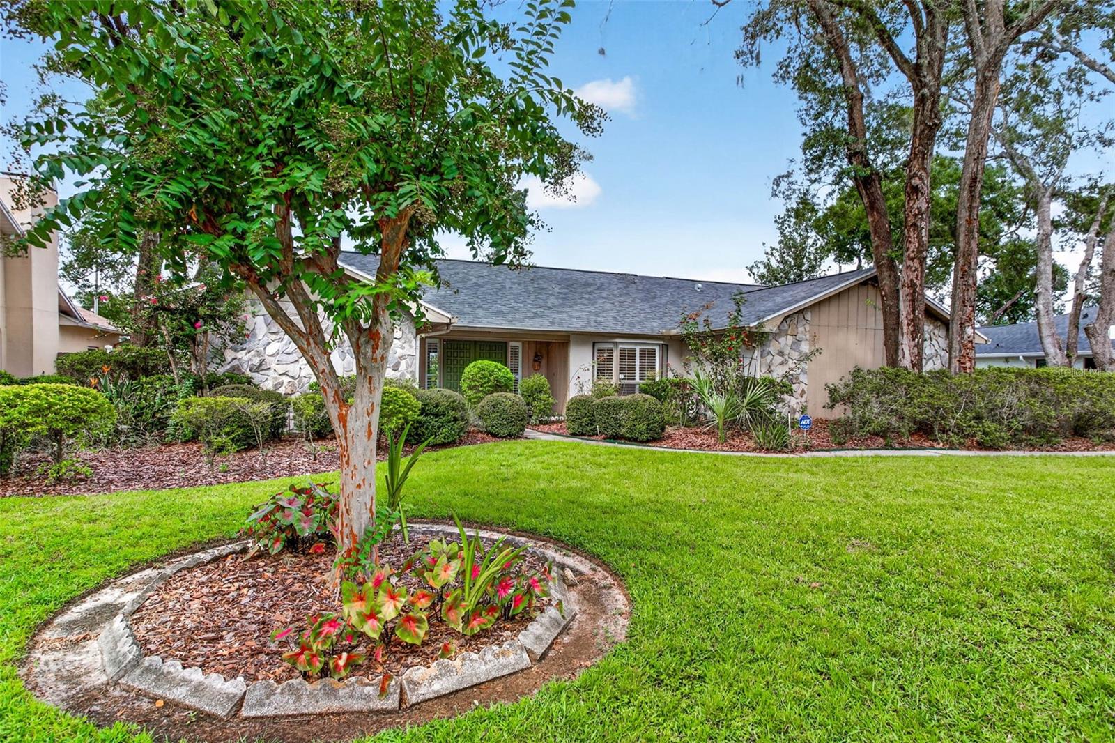 Photo of 6328 N QUEENSWAY DRIVE TEMPLE TERRACE FL 33617