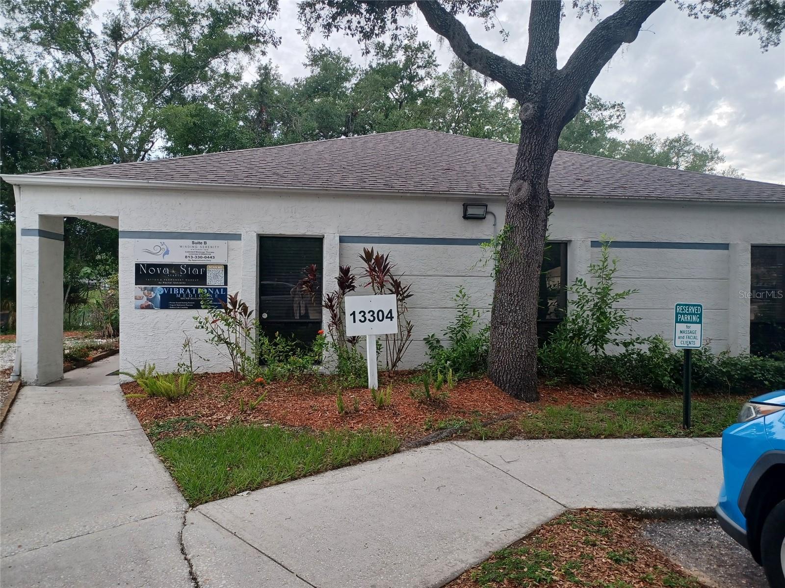 Photo of 13304 WINDING OAK COURT #Front TAMPA FL 33612