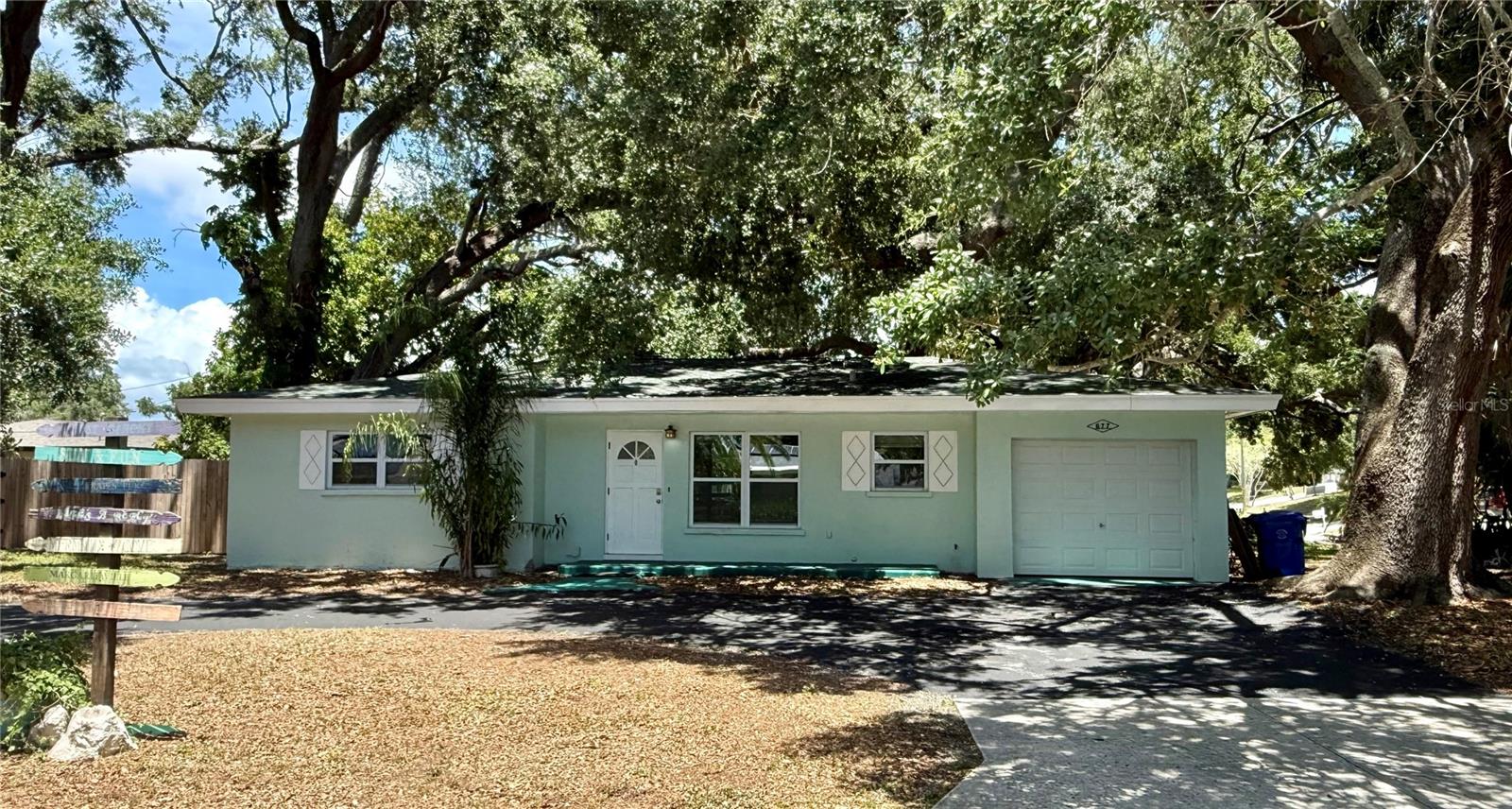 Photo of 677 OAKWOOD DRIVE DUNEDIN FL 34698
