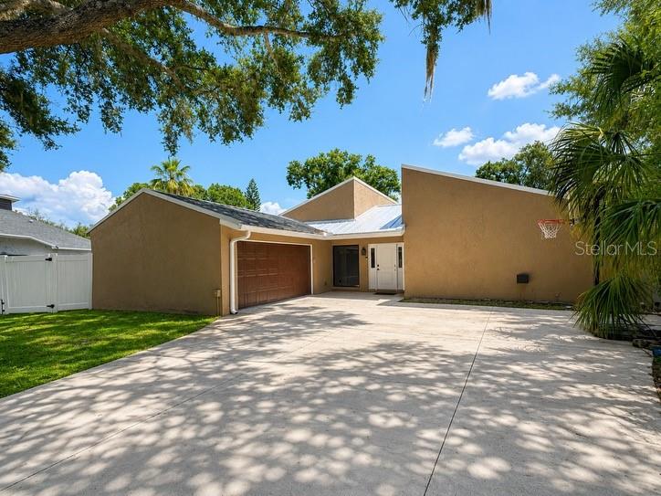 Photo of 3109 RESEDA COURT TAMPA FL 33618