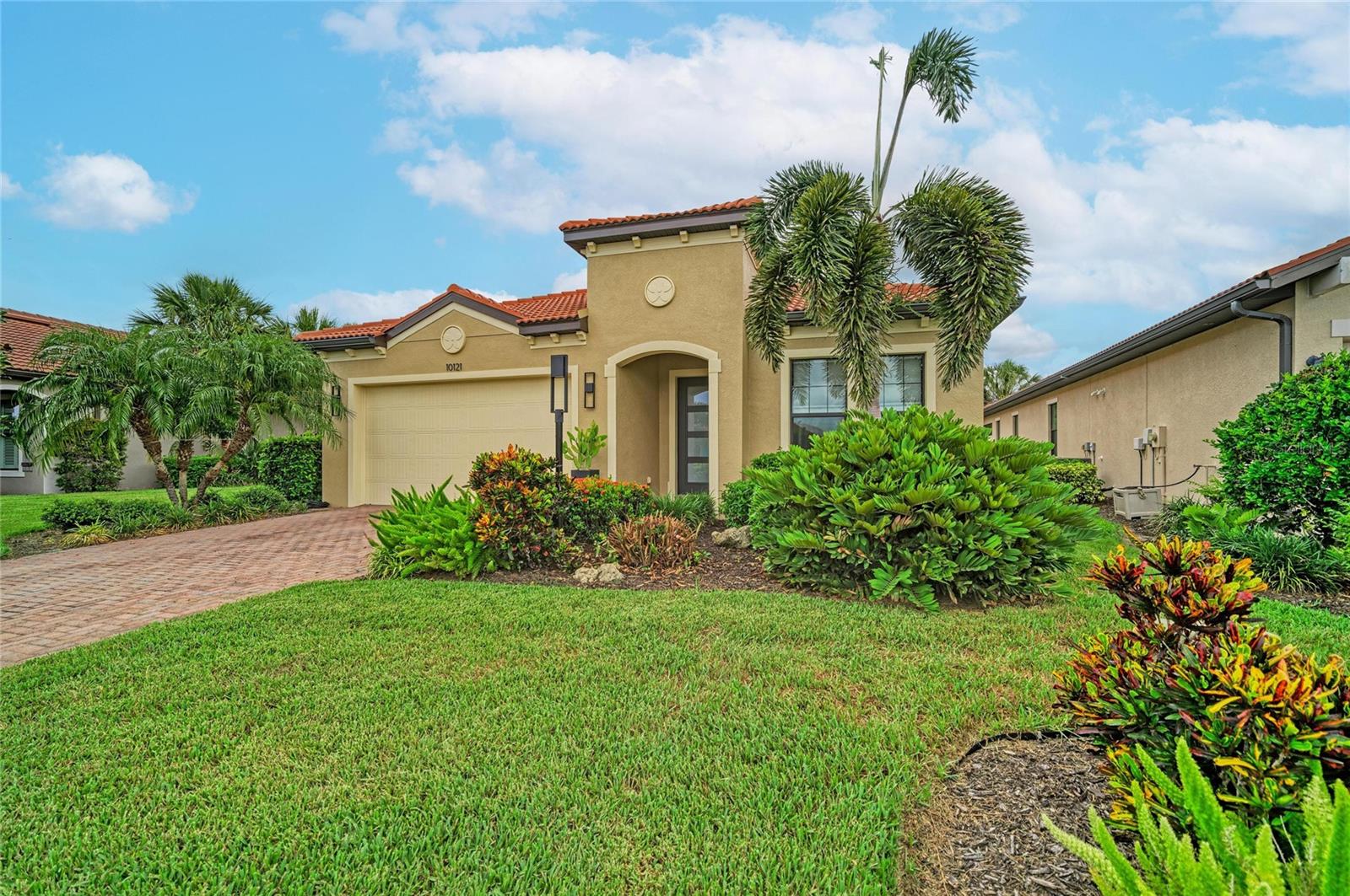 Photo of 10121 MARBELLA DRIVE BRADENTON FL 34211