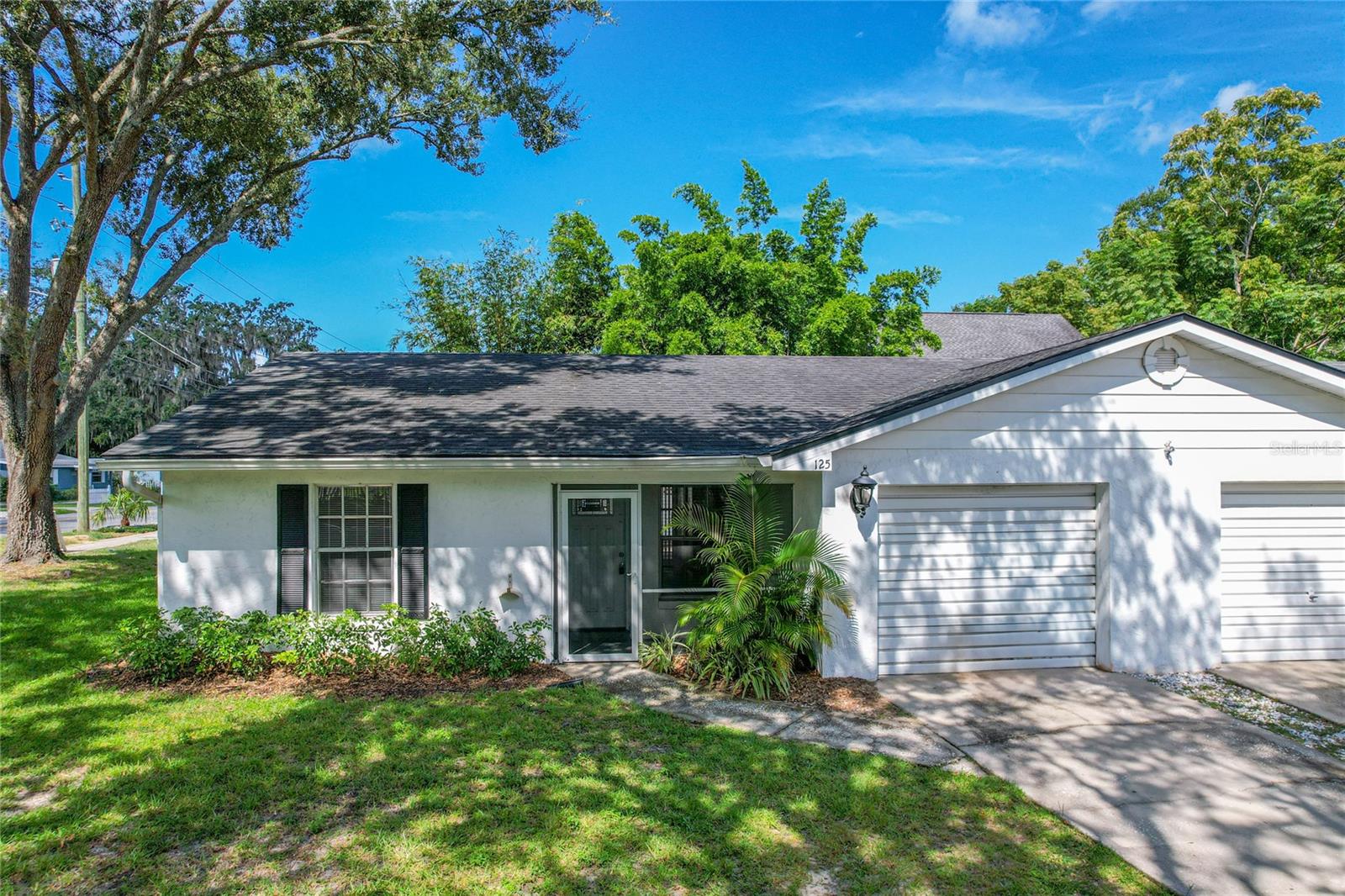 Photo of 125 N RHODES STREET MOUNT DORA FL 32757