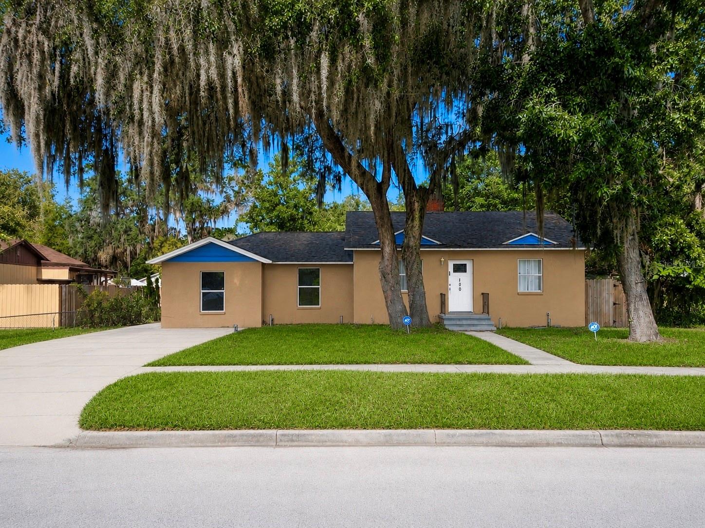 Photo of 109 N OAKLAND STREET LEESBURG FL 34748