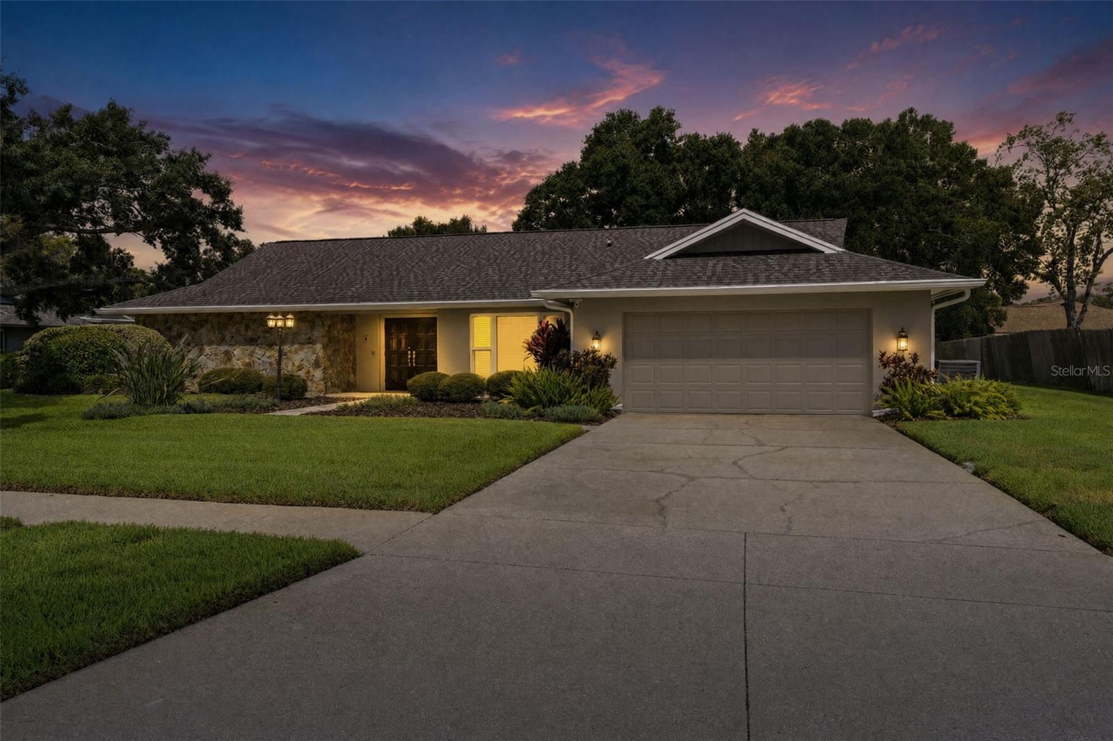 Photo of 13916 MIDDLE PARK DRIVE TAMPA FL 33624
