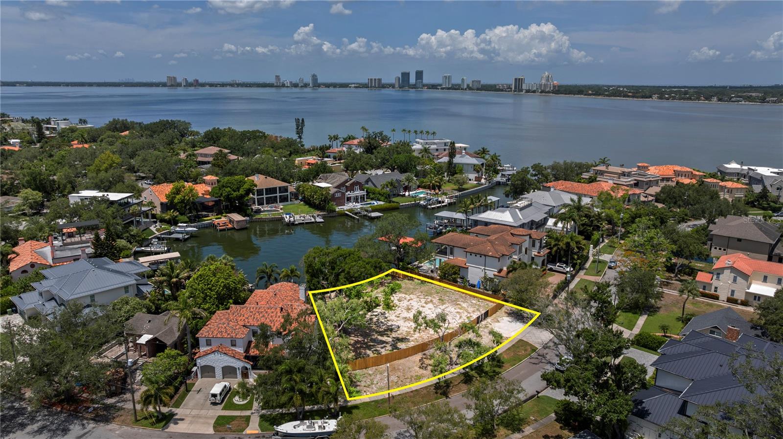 Photo of 86 BAHAMA CIRCLE TAMPA FL 33606