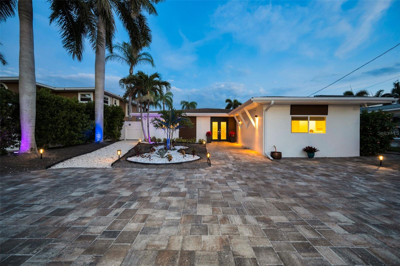 Photo of 16353 REDINGTON DRIVE REDINGTON BEACH FL 33708