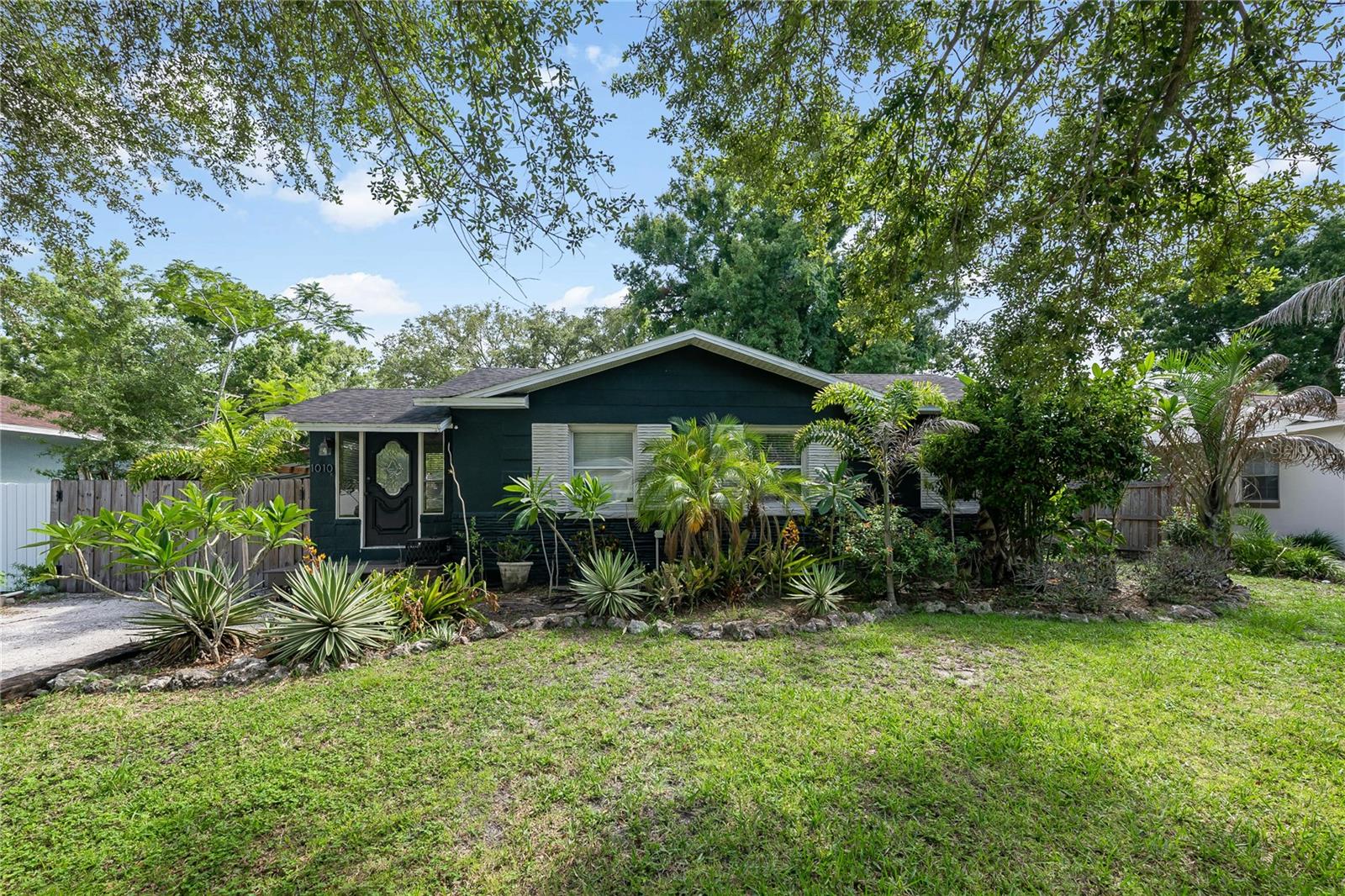 Photo of 1010 W BERRY AVENUE TAMPA FL 33603