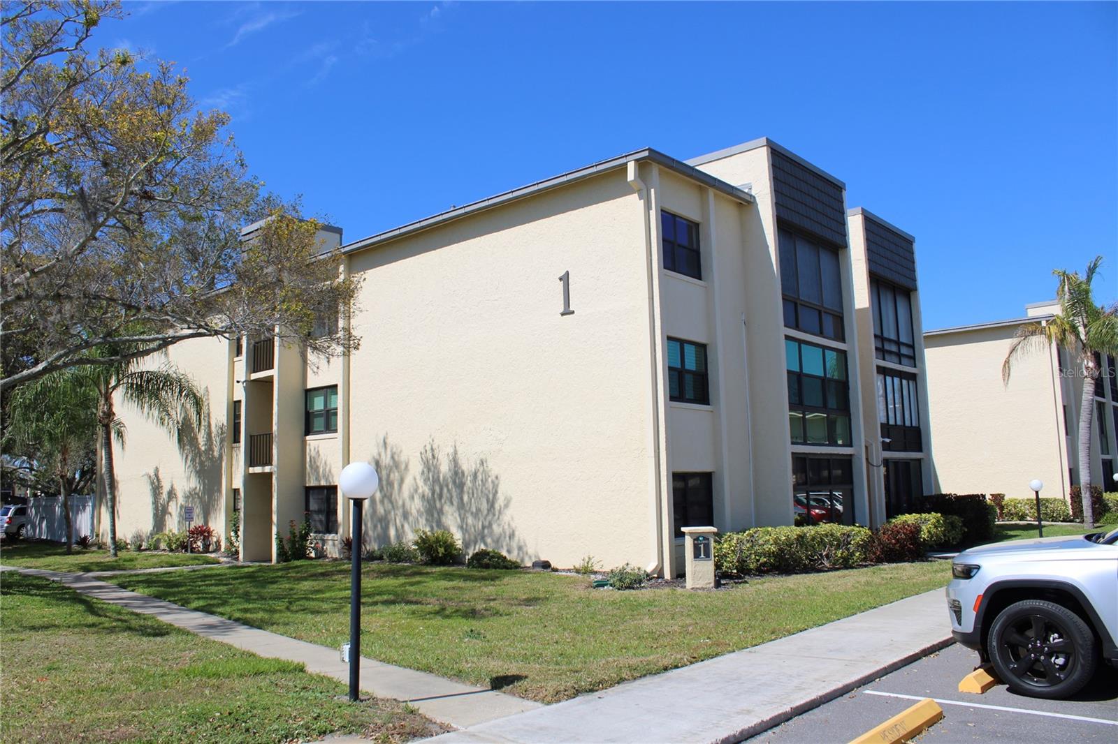 Photo of 14130 ROSEMARY LANE #1117 LARGO FL 33774