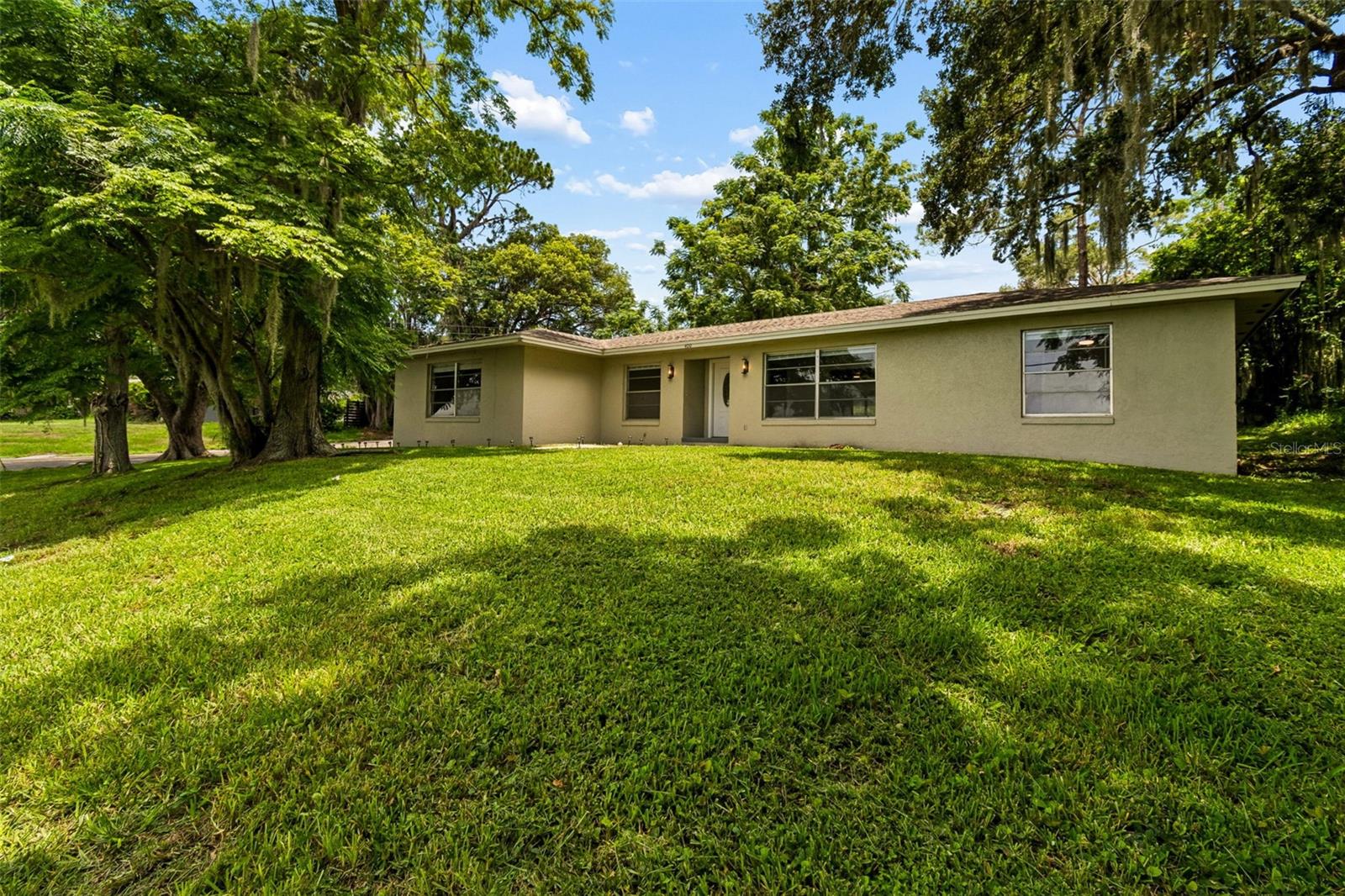 Photo of 400 E SILVER STAR ROAD OCOEE FL 34761