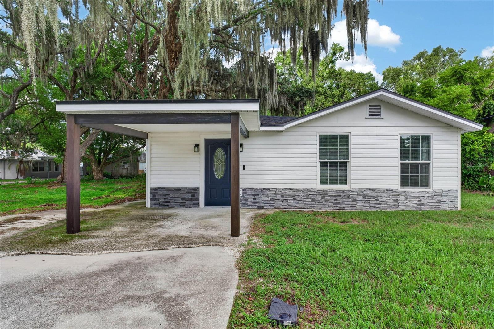 Photo of 925 ADRIAN COURT LAKELAND FL 33801