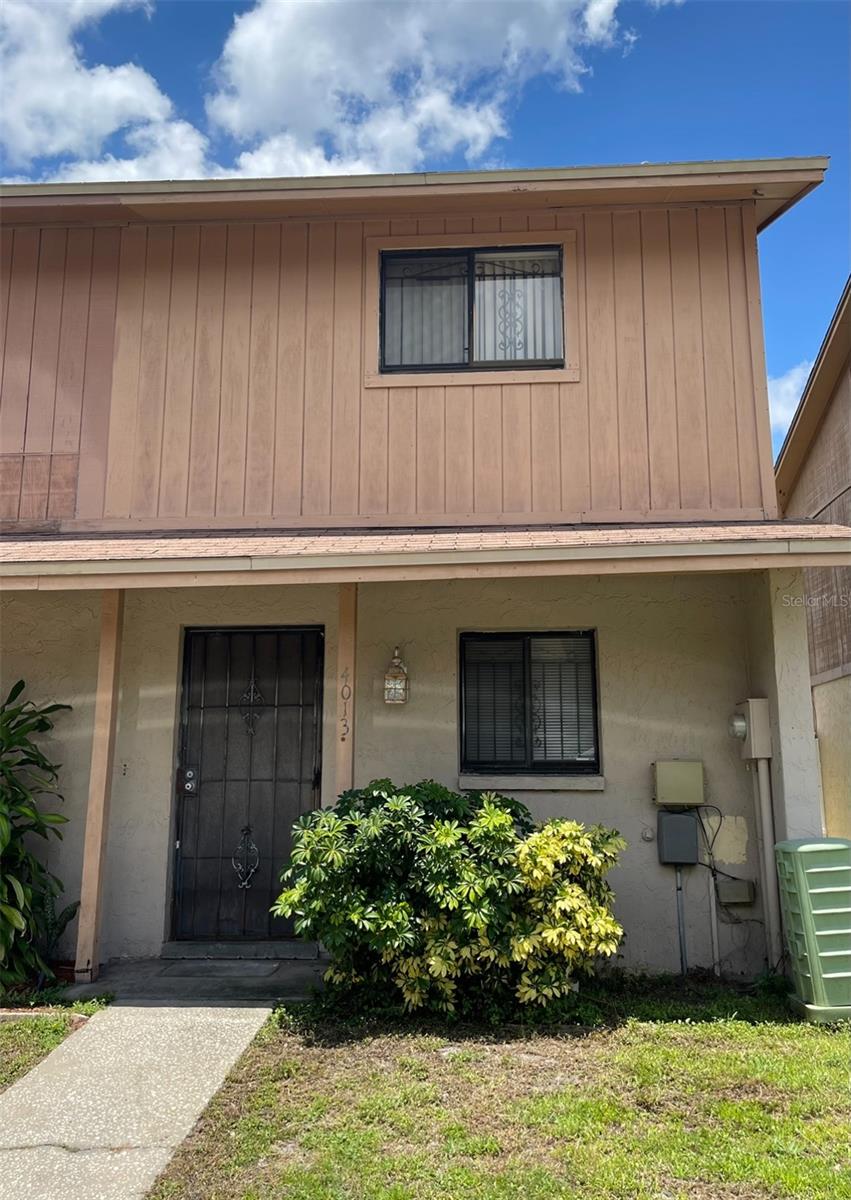 Photo of 4013 CEDARLIMB COURT TAMPA FL 33614