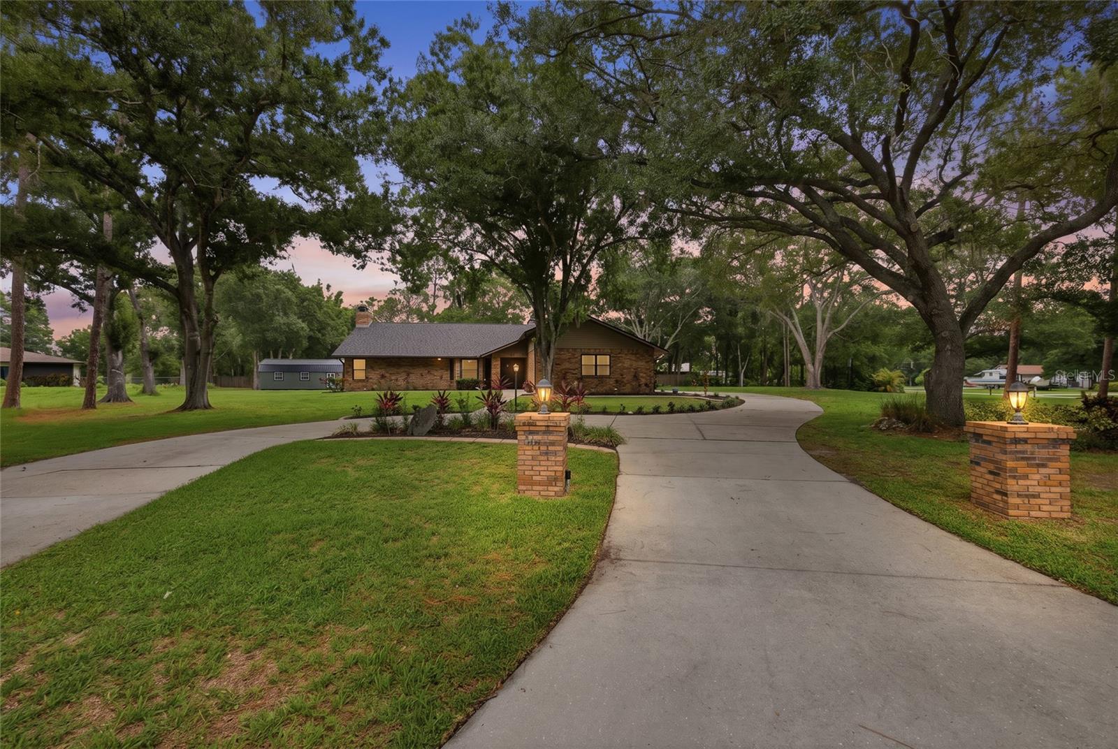 Photo of 10616 FOREST RUN DRIVE BRADENTON FL 34211