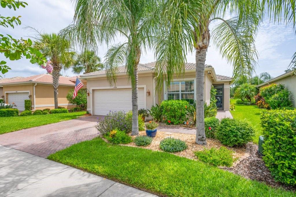 Photo of 15824 AMBER FALLS DRIVE WIMAUMA FL 33598