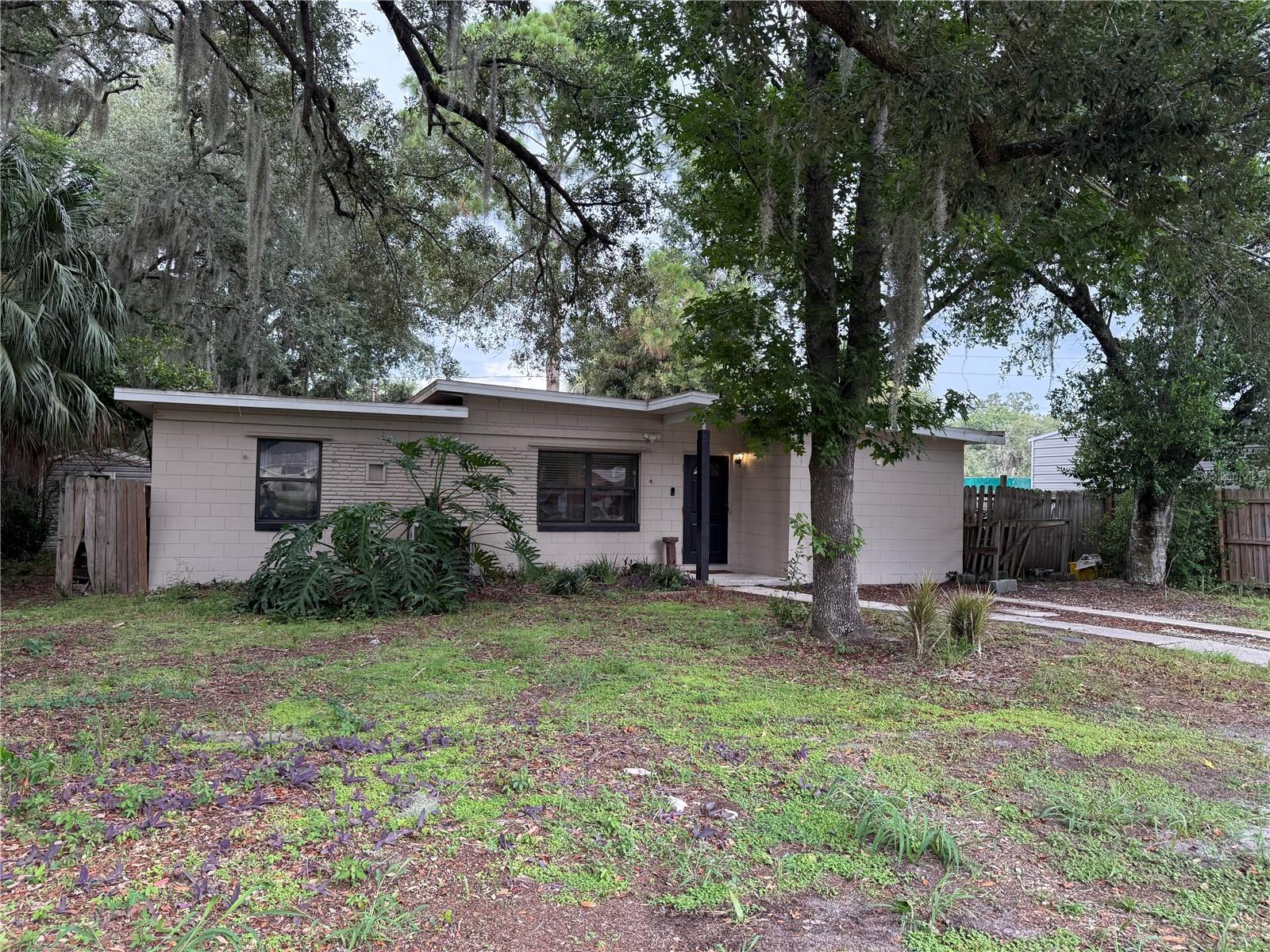Photo of 1435 TRIANGLE DRIVE MOUNT DORA FL 32757