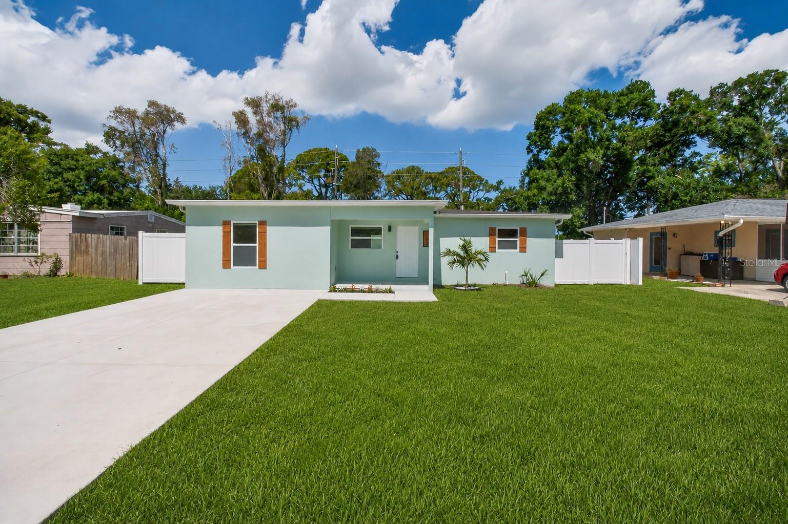 Photo of 106 MELODY LANE LARGO FL 33771