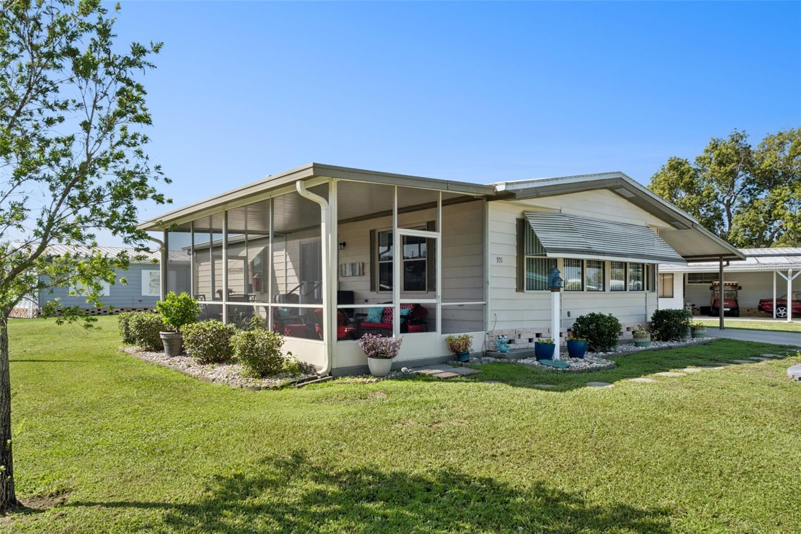 Photo of 301 LAKEVIEW DRIVE OSTEEN FL 32764