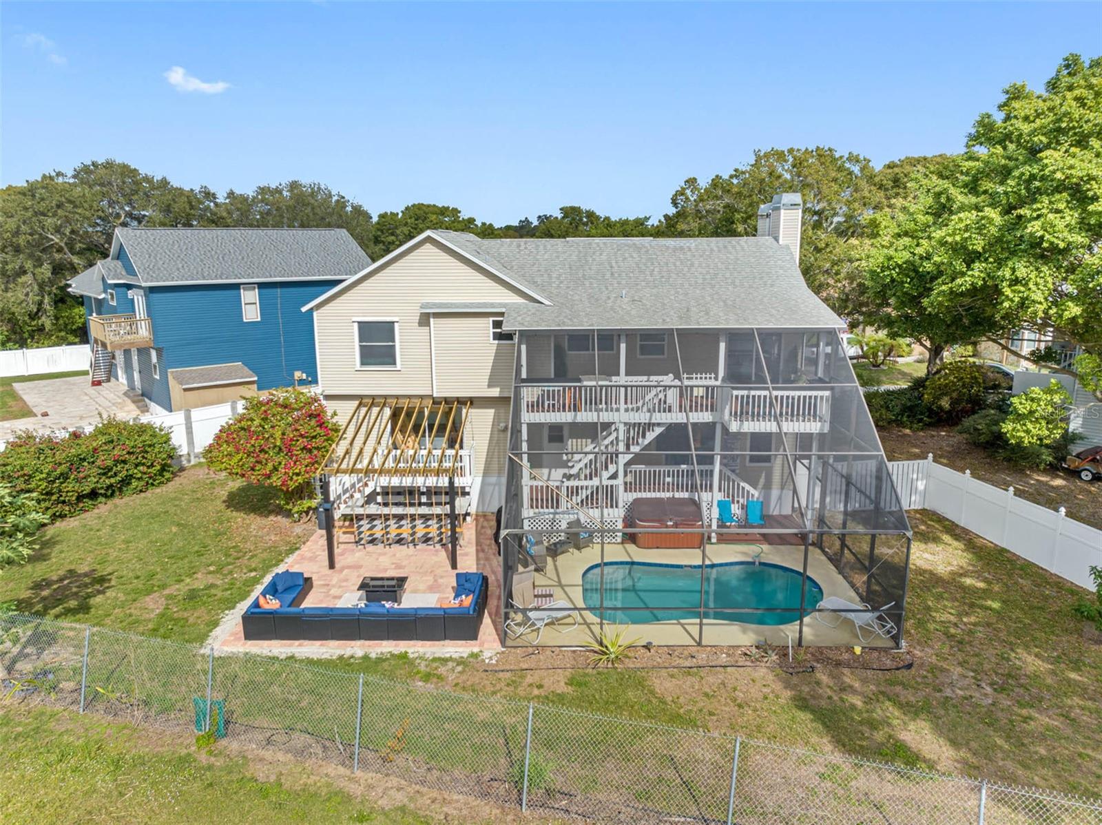 Photo of 12692 PINEWAY DRIVE LARGO FL 33773