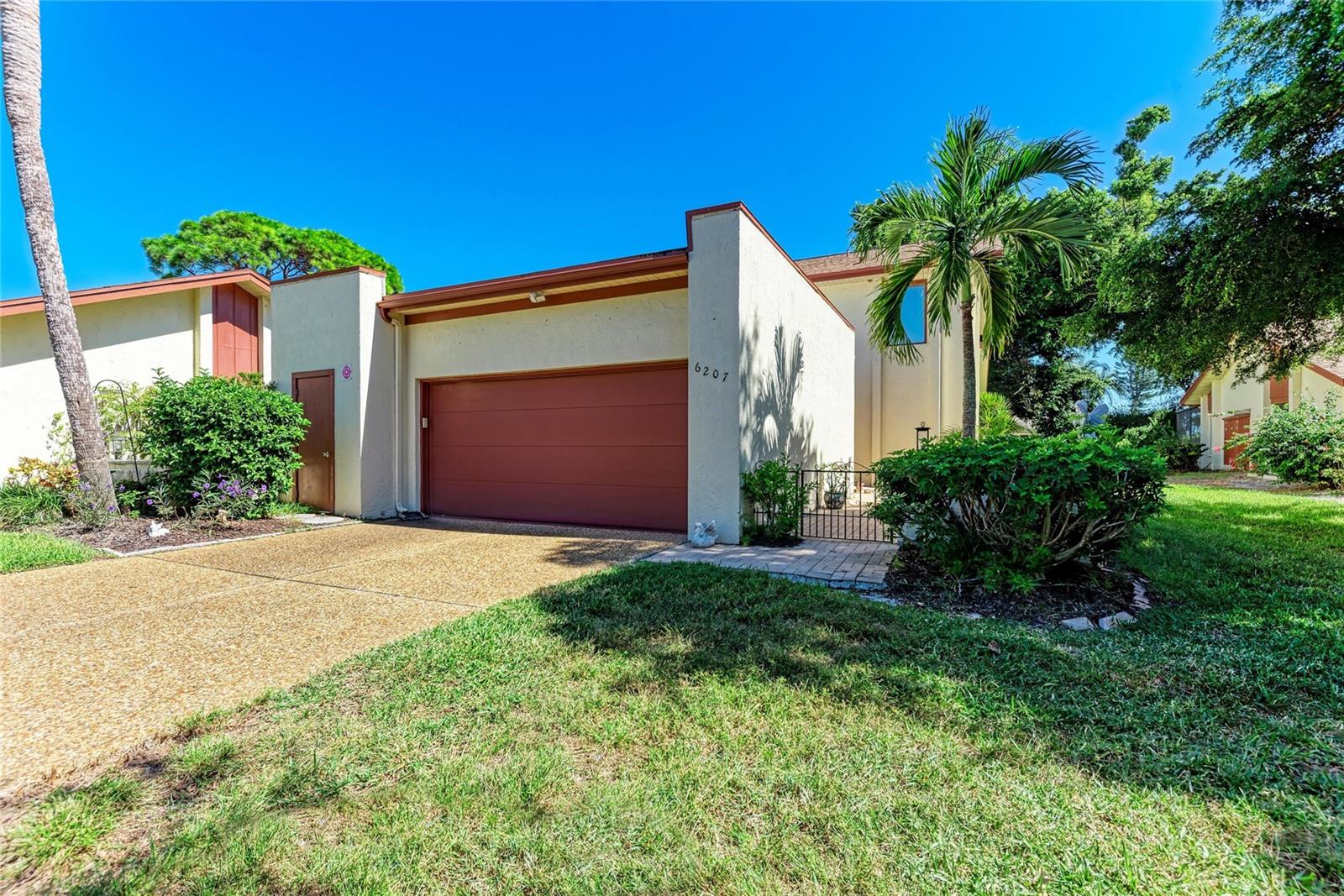 Photo of 6207 COURTSIDE DRIVE #23 BRADENTON FL 34210