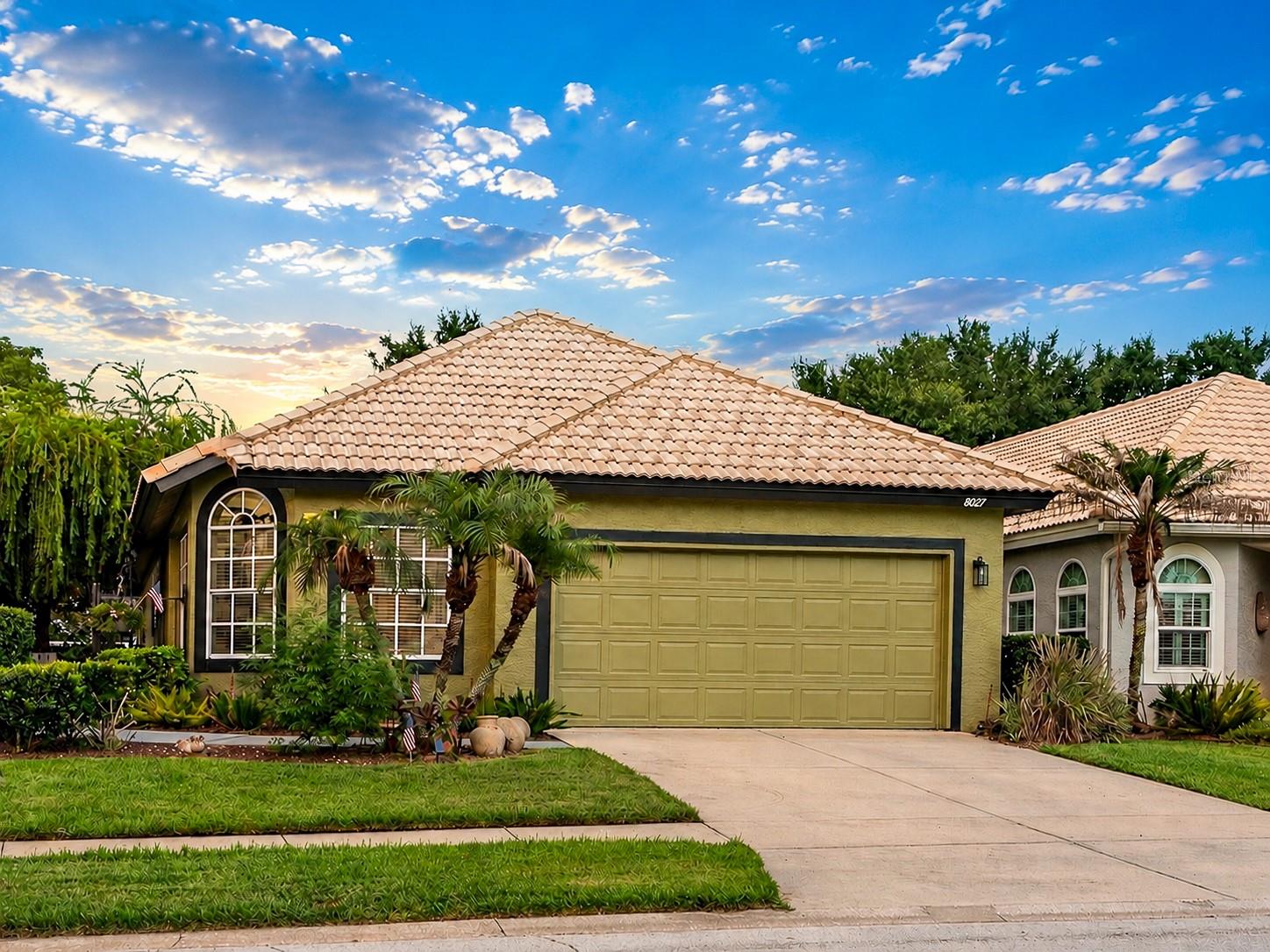 Photo of 8027 SAINT ANDREWS WAY MOUNT DORA FL 32757