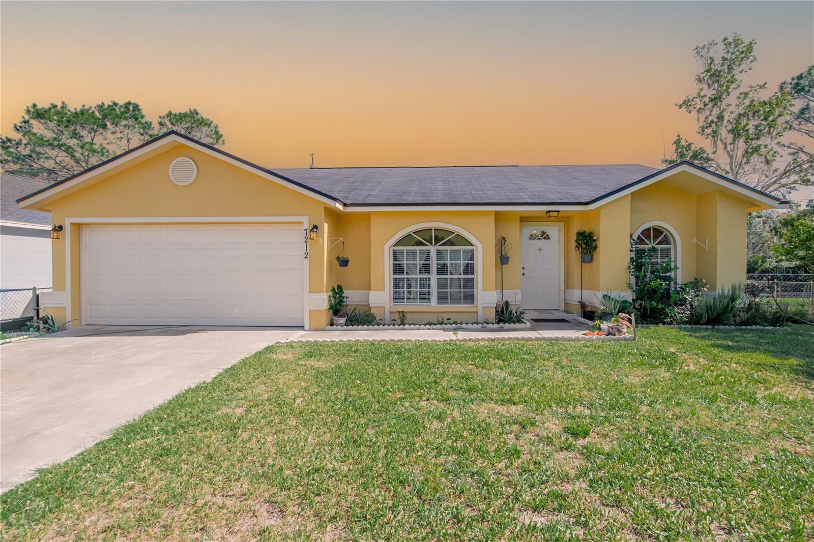 Photo of 7212 PEBBLE PASS LOOP LAKELAND FL 33810