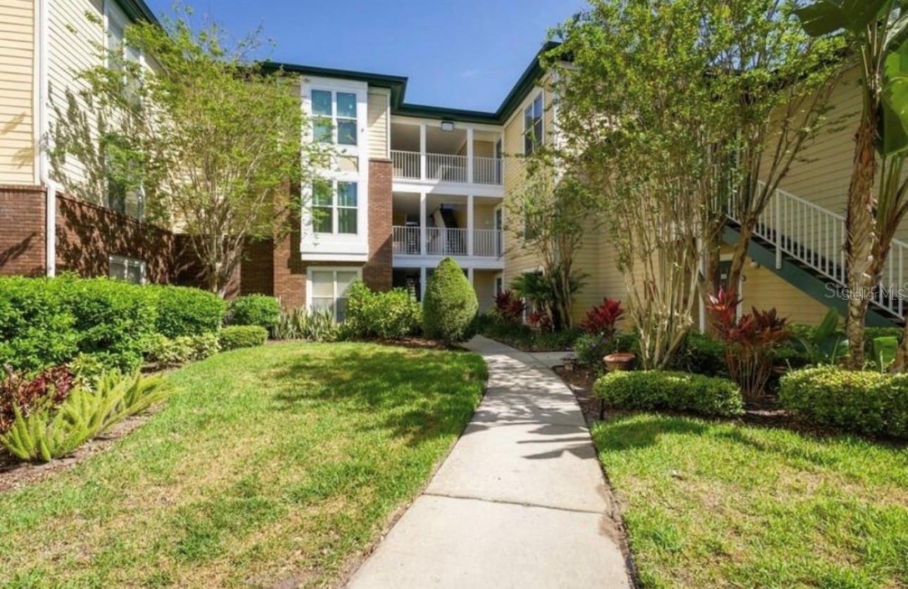 Photo of 4107 CHATHAM OAK COURT #326 TAMPA FL 33624
