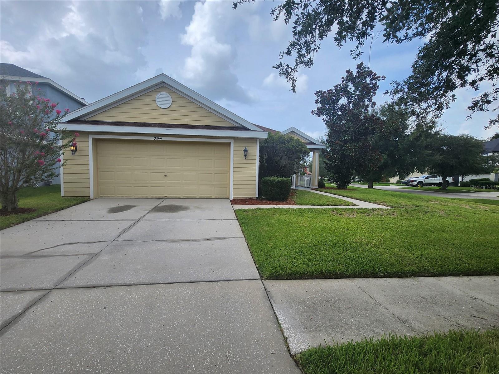 Photo of 9344 MANDRAKE COURT TAMPA FL 33647