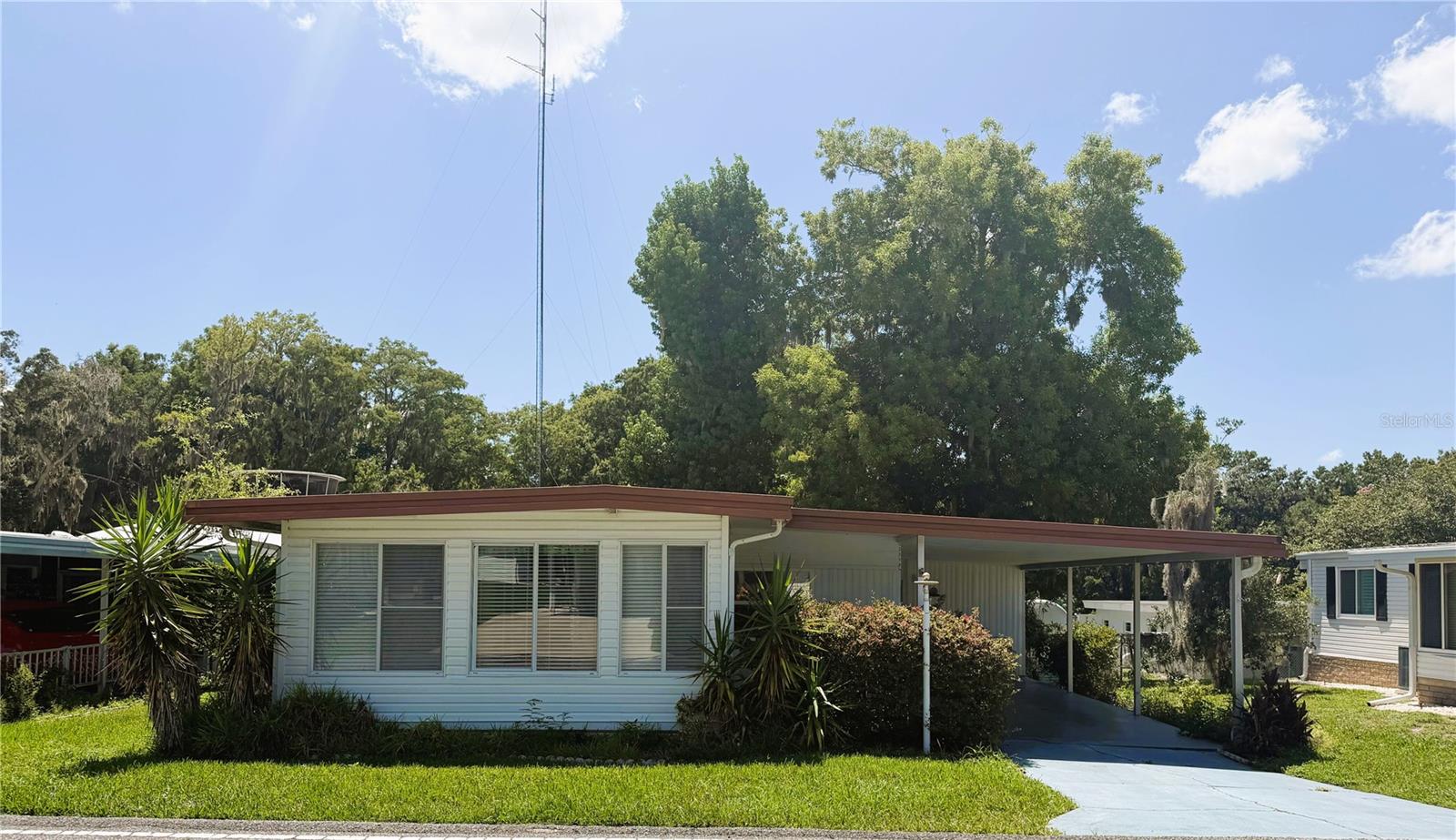 Photo of 203 ASPEN CIRCLE LEESBURG FL 34748