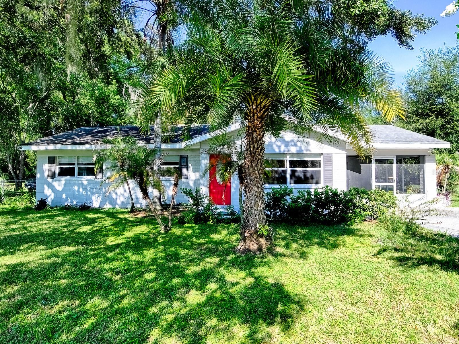 Photo of 1361 PETERS DRIVE LEESBURG FL 34748