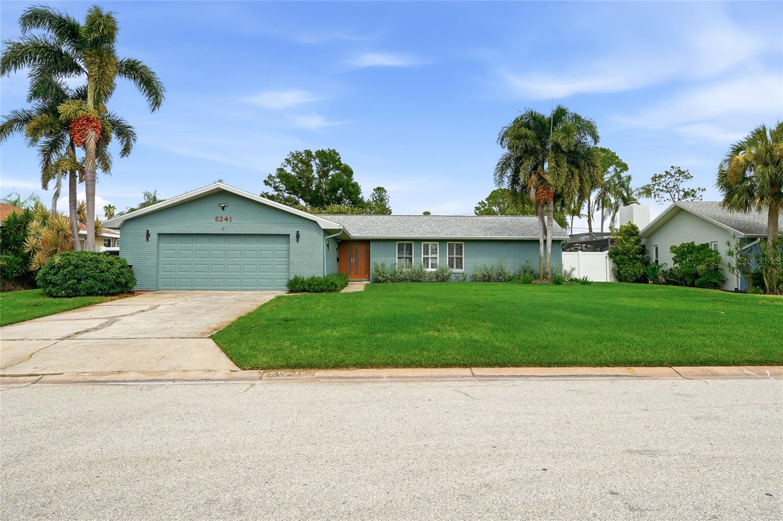 Photo of 6241 TANGLEWOOD DRIVE ST PETERSBURG FL 33702