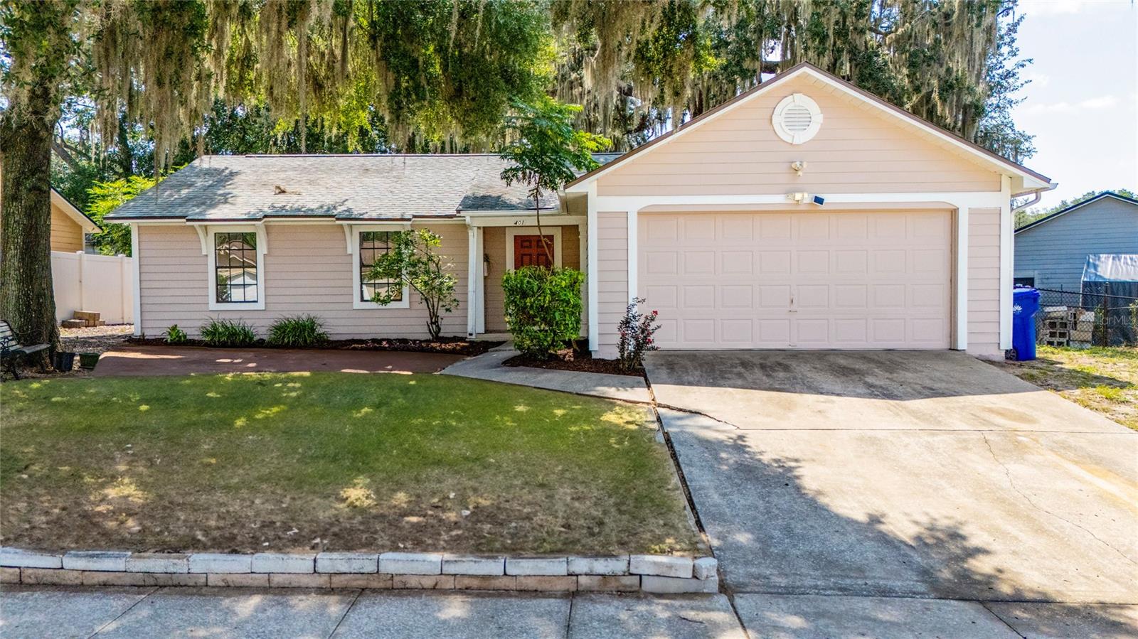 Photo of 401 HAGER DRIVE OCOEE FL 34761