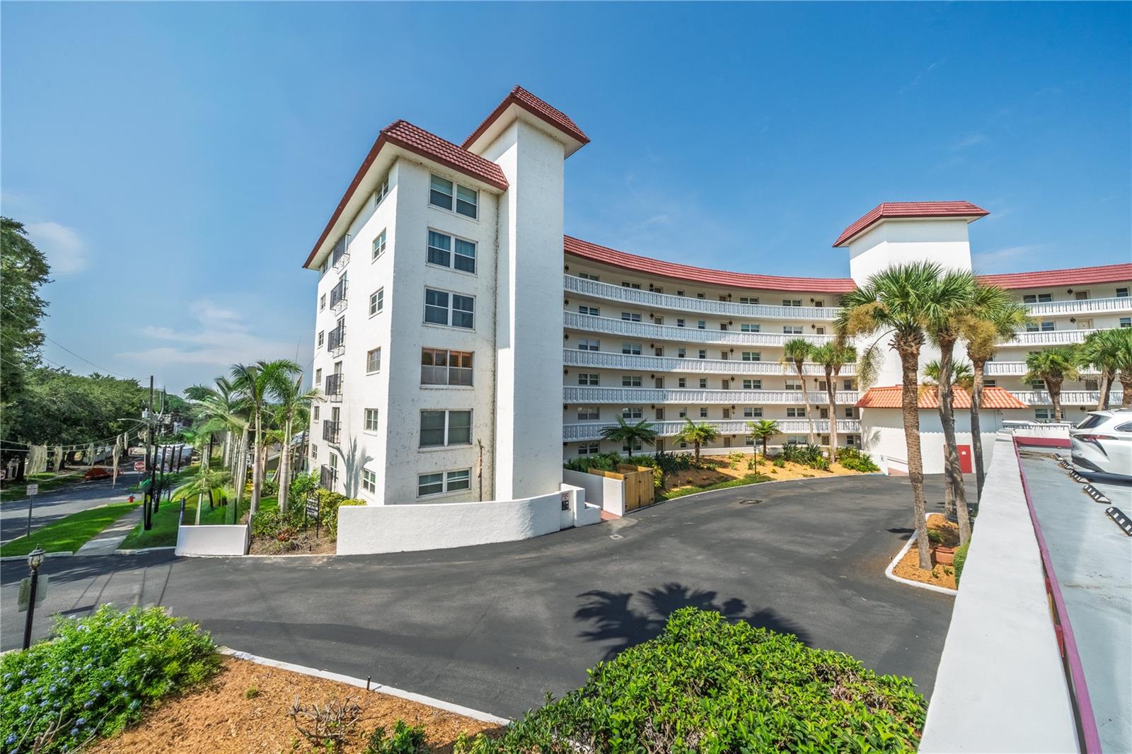 Photo of 601 N MCDONALD STREET #2 MOUNT DORA FL 32757