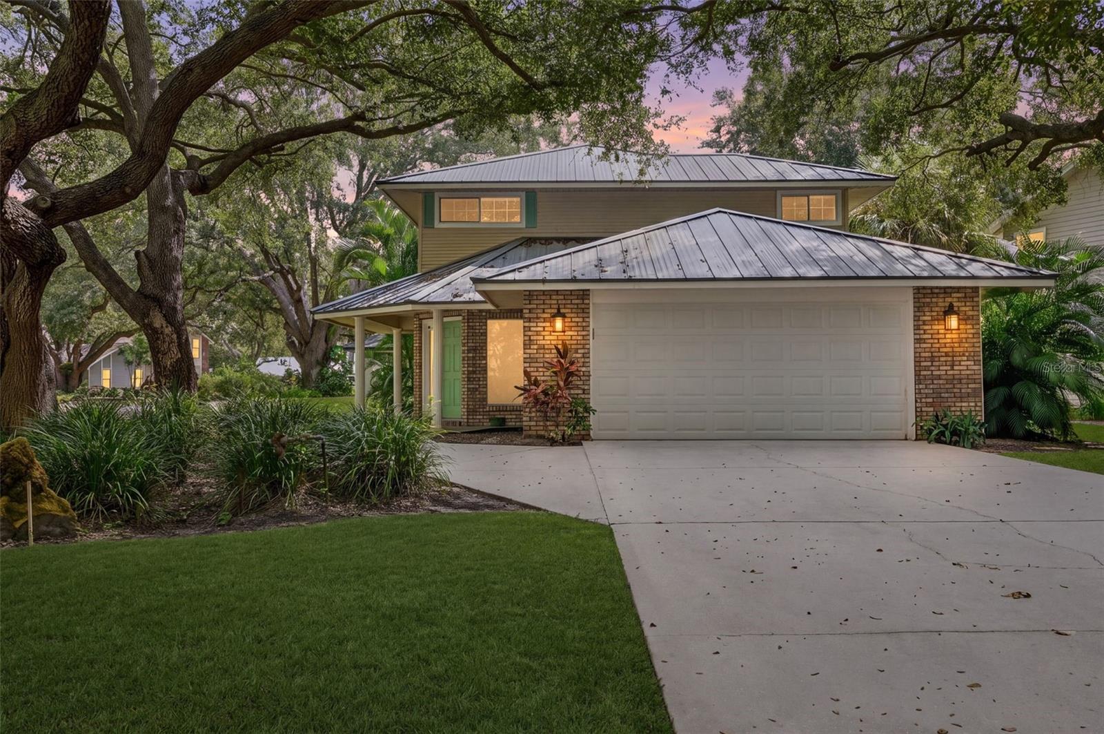 Photo of 6812 ARBOR OAKS DRIVE BRADENTON FL 34209
